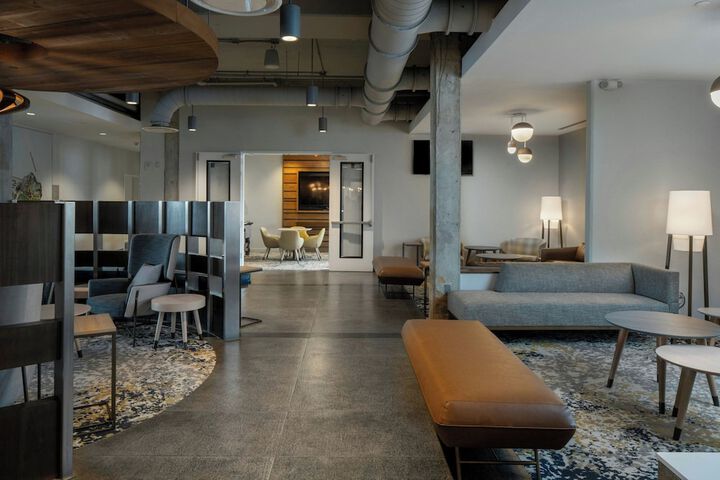 Lobby lounge