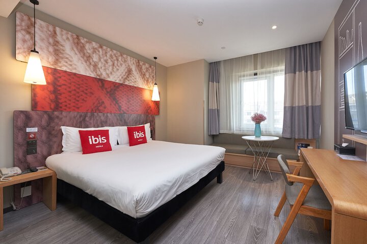 Room 21 of 46