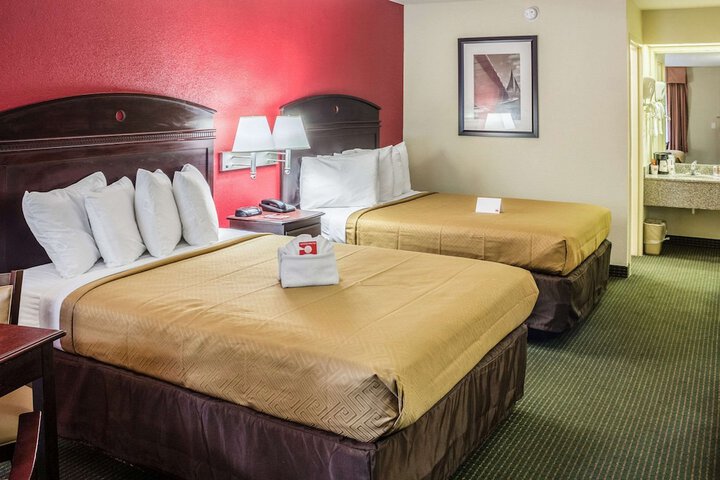 2 Double Beds (6 of 9)