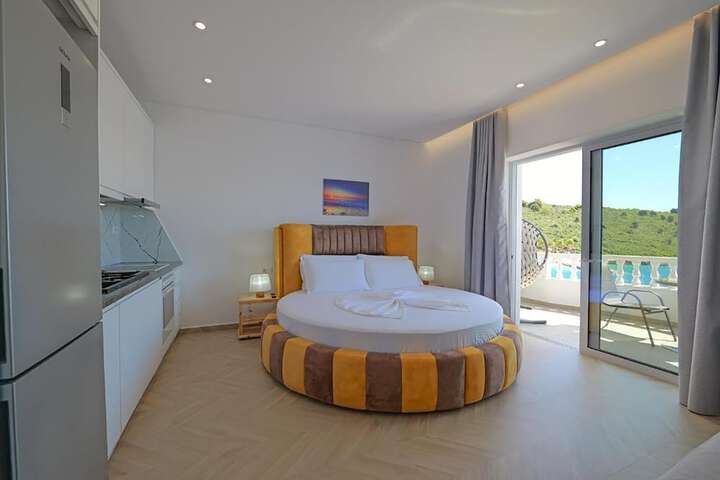 Room 48 of 141