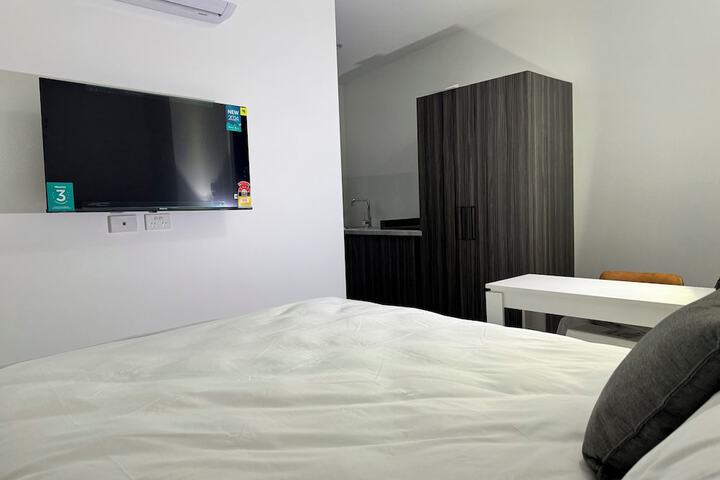 Room 9 of 20
