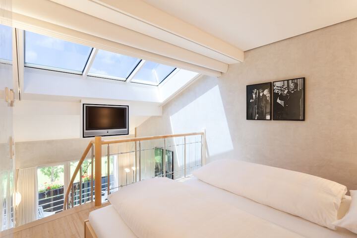 Room 3 of 119