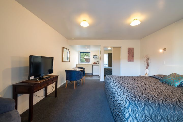 Room 11 of 36