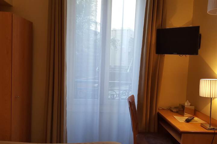 Room 25 of 65