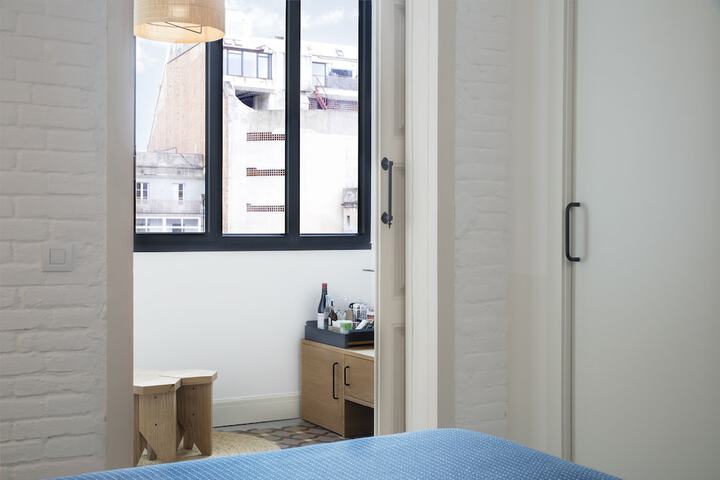 Room 6 of 94