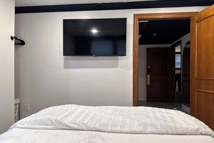 Room 26 of 84