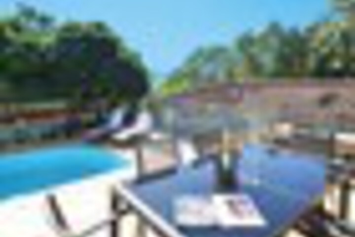 Pool 41 of 54