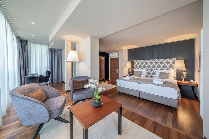 Room 26 of 119