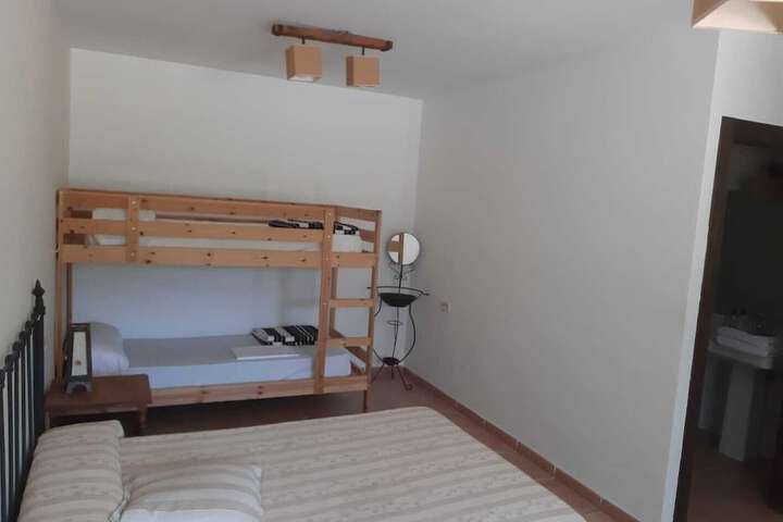 Room 17 of 28