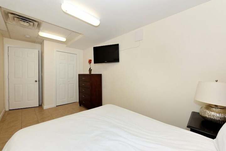 Room 82 of 324