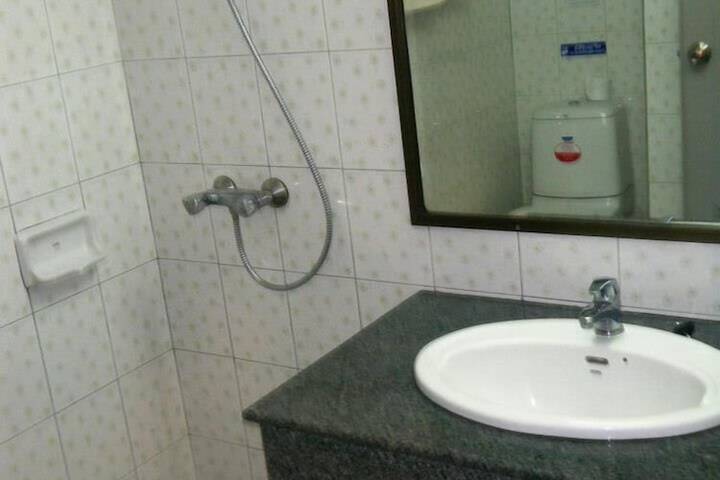 Room 7 of 31
