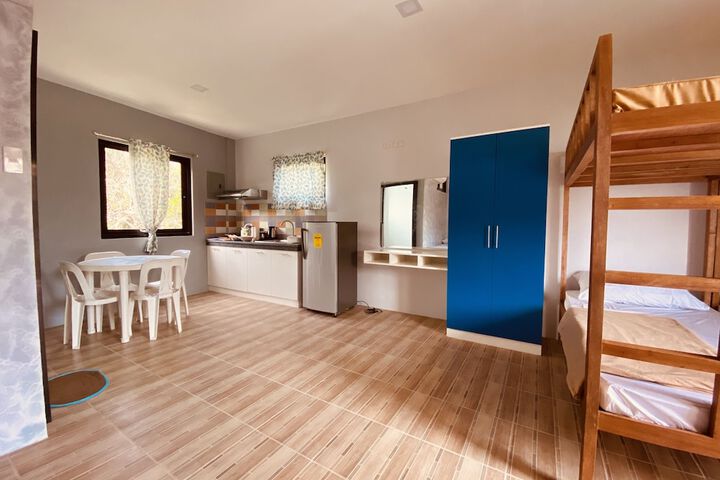 Room 9 of 34