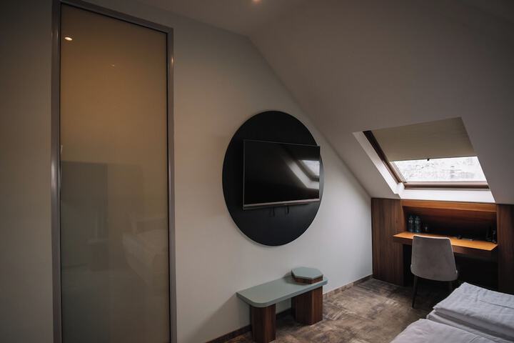 Room 72 of 120