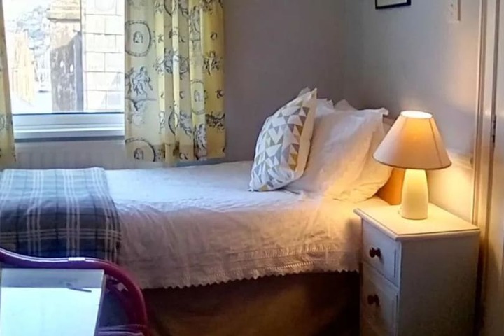 Room 2 of 11
