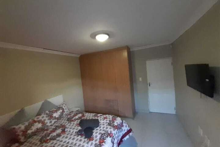 Room 3 of 8
