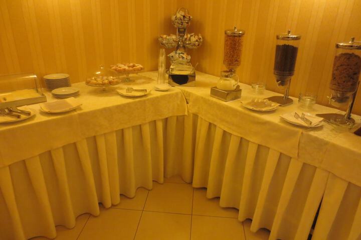 Breakfast buffet