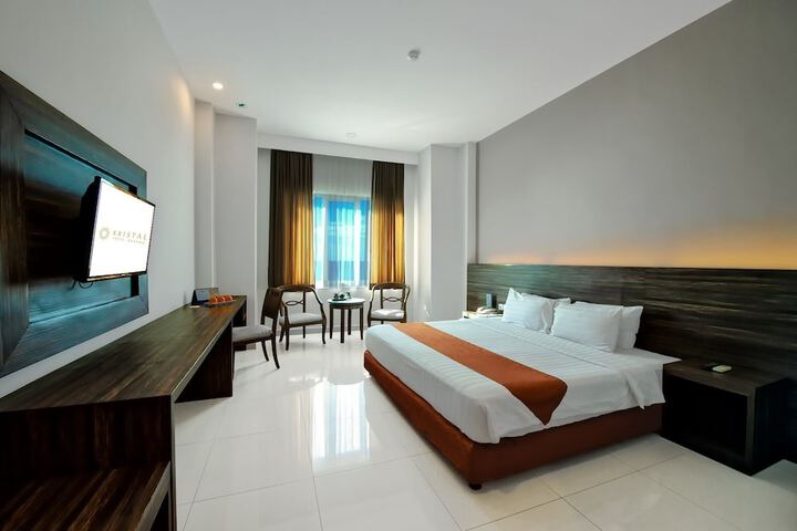 Room 3 of 33
