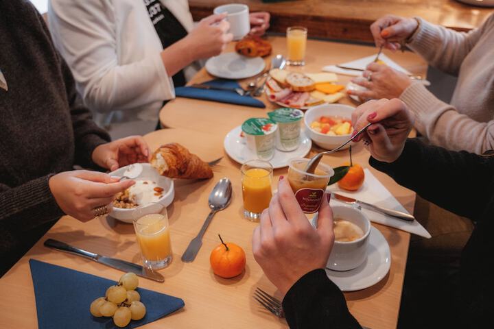 Breakfast/Coffee Service 49 of 55