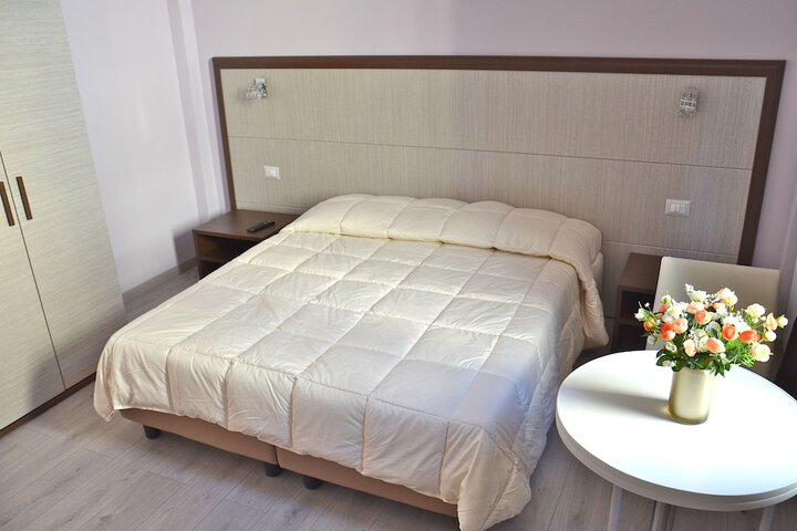 Room 5 of 44