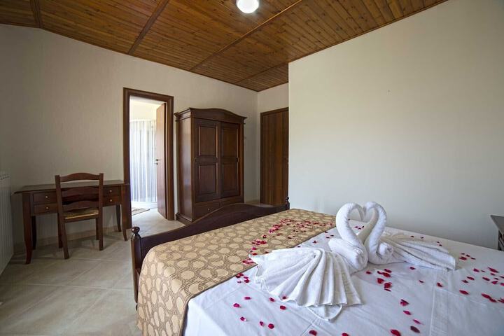 Room 3 of 21