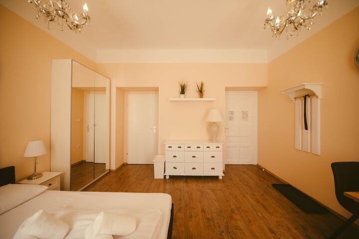 Room 21 of 26