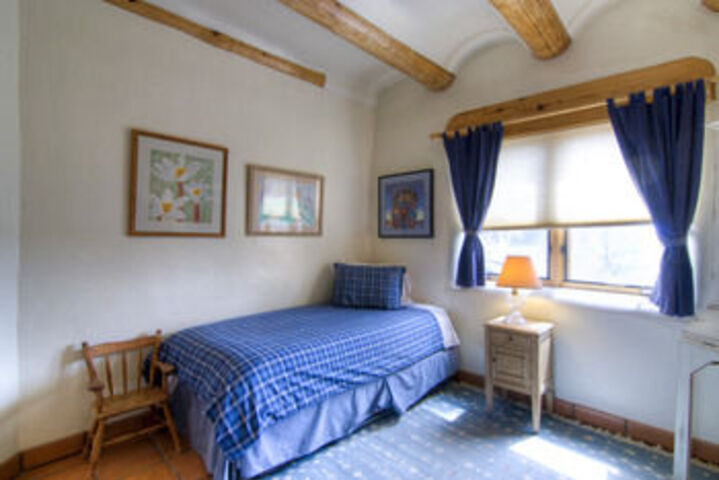 Room 10 of 19
