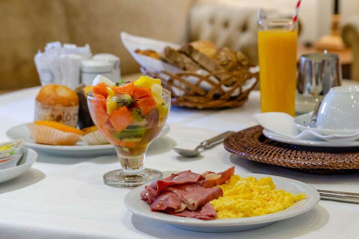 Breakfast/Coffee Service 32 of 49