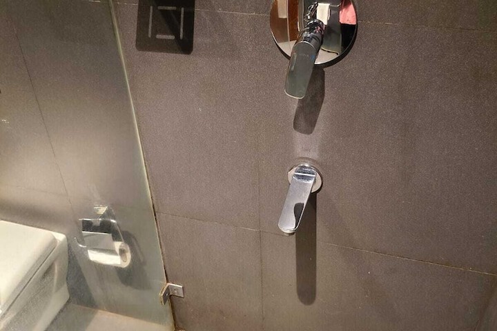 Room 13 of 25