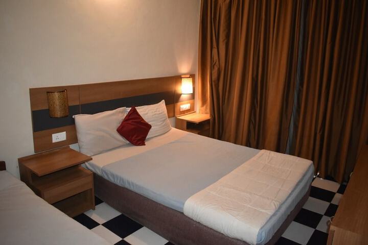Room 4 of 23