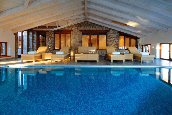 Hotel with Pool