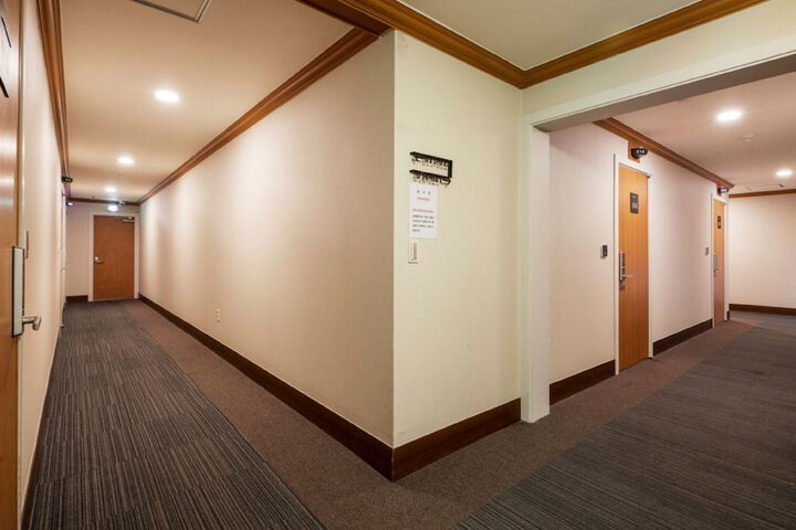 Ballroom/Hall 44 of 48