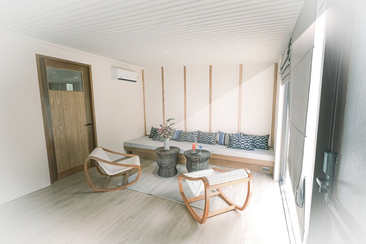 Room 21 of 231