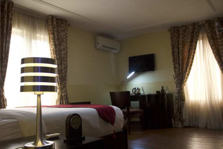 Room 19 of 44