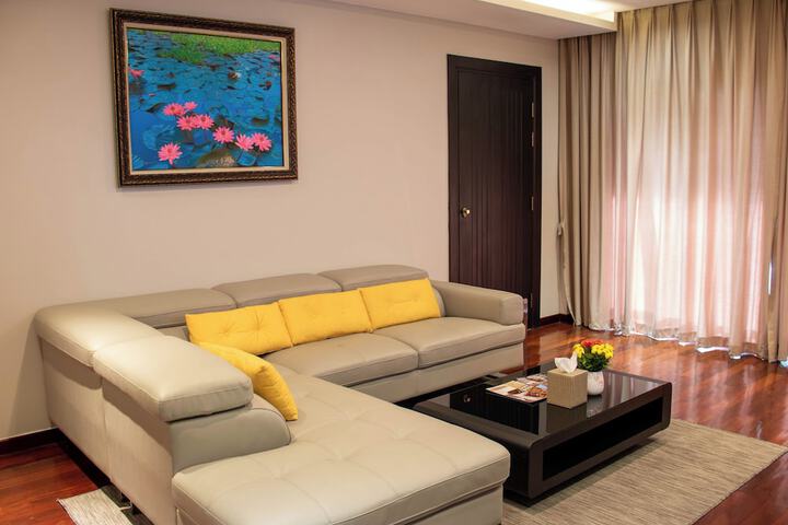 Room 44 of 100