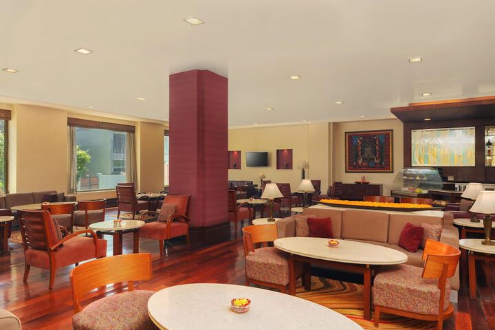 Lounge 62 of 78