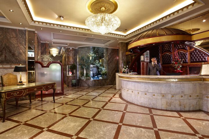 Hotel Lobby