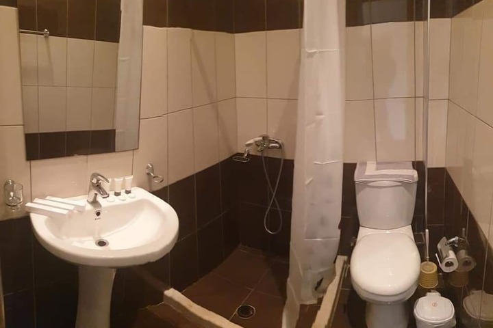 Room 14 of 25