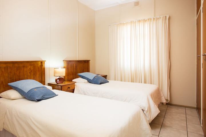 Room 2 of 91