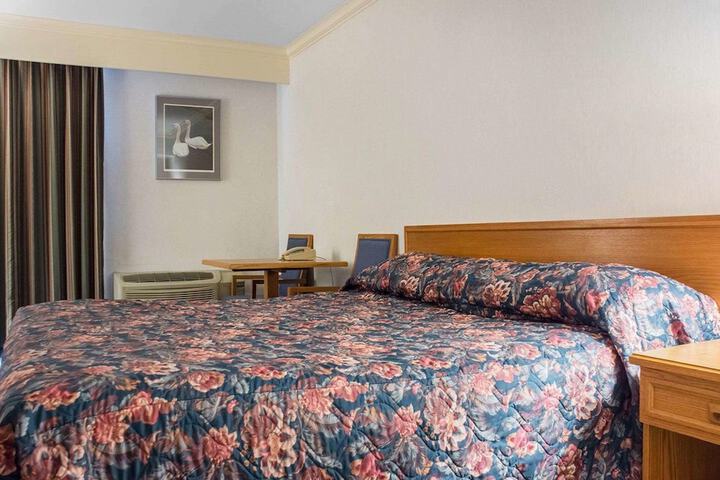 Room 5 of 19