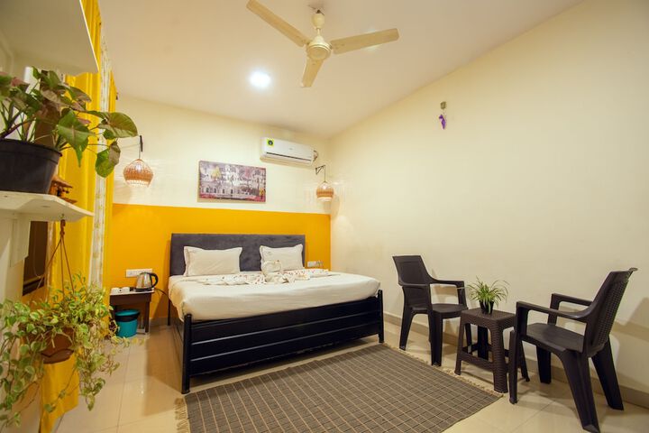 Room 6 of 28