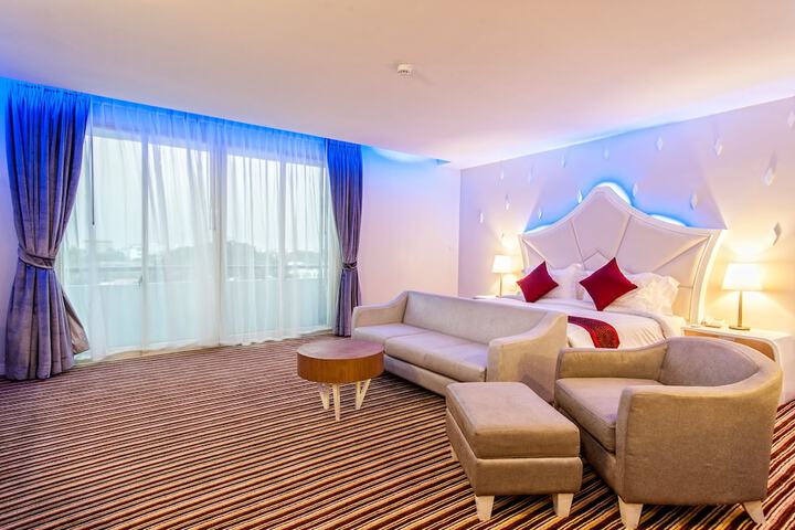 Room 8 of 60