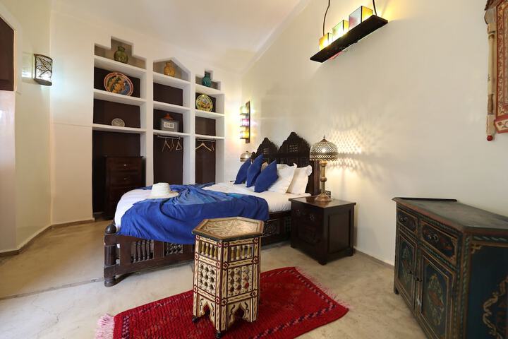 Room 26 of 120