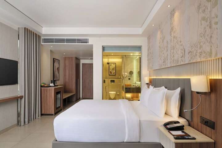 Room 14 of 36