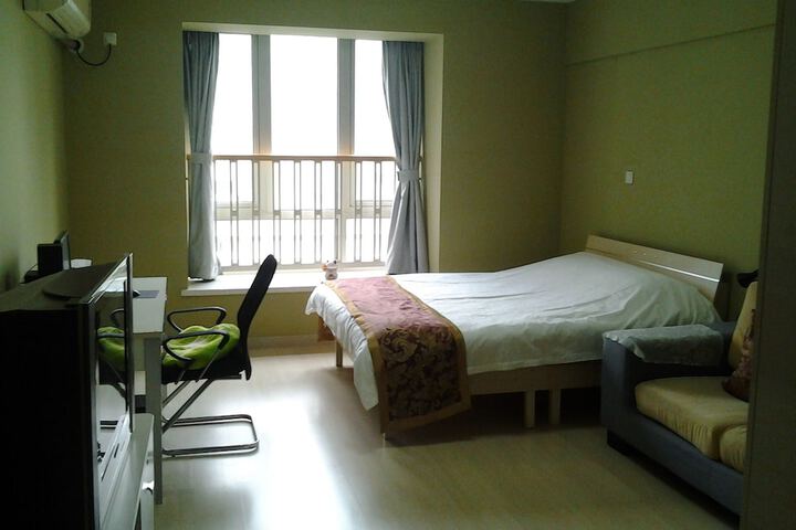 Room 10 of 18