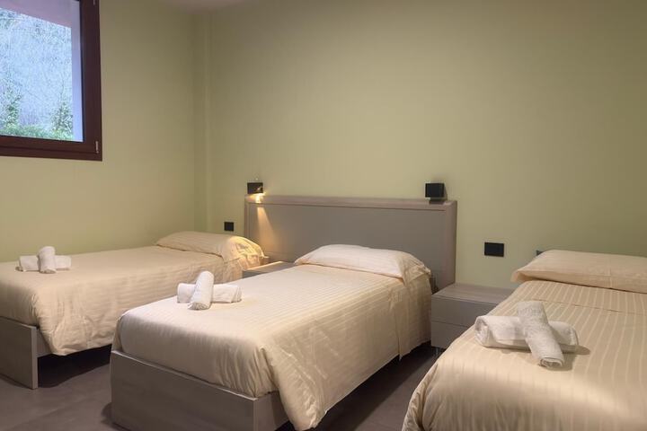 Room 30 of 104