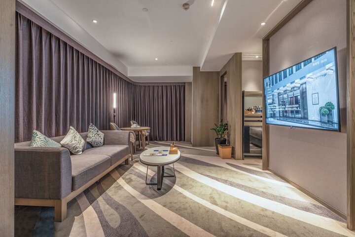 Room 21 of 52