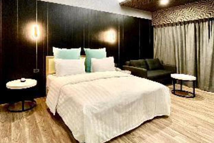 Room 16 of 17