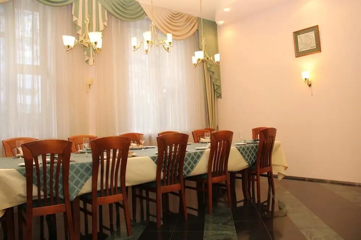 restaurant