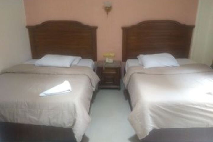 Room 12 of 32