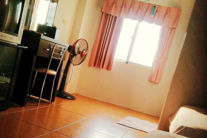 Room 6 of 38